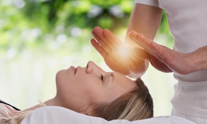 Sesión de Reiki min Sublime Salud